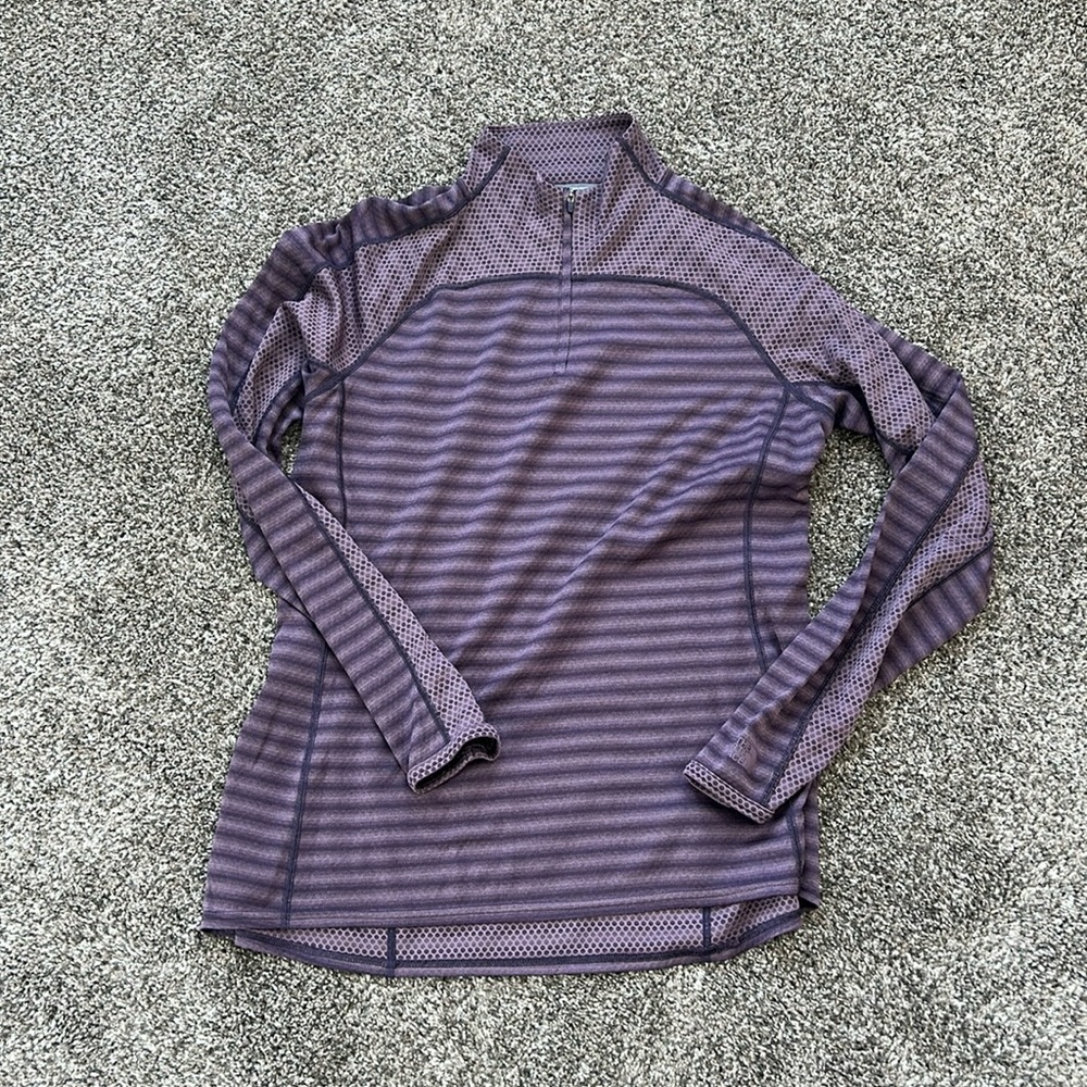 The north face pullover top